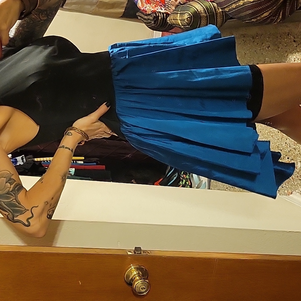 Gorgeous 80s dream dress by BeBE some large